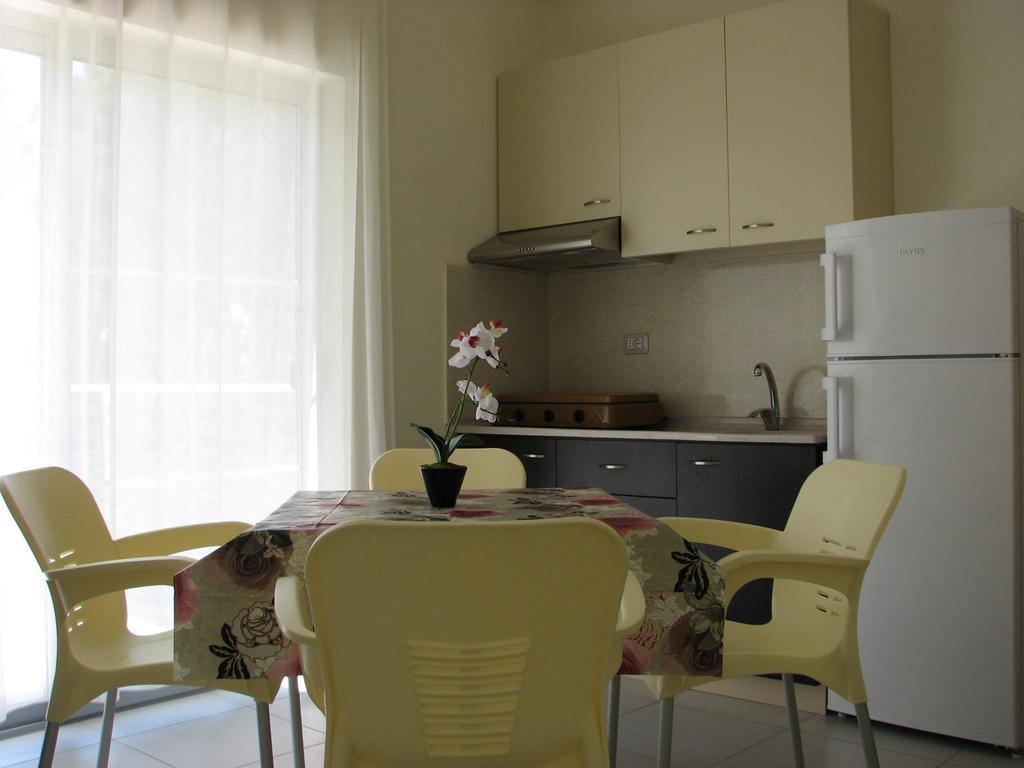 Aparthotel Vila Tufi เวลิโปเยอ ภายนอก รูปภาพ